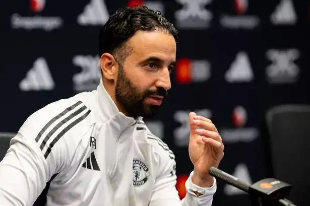 Manchester United Ready for Goalkeeper Revolution: Major Signing Imminent!