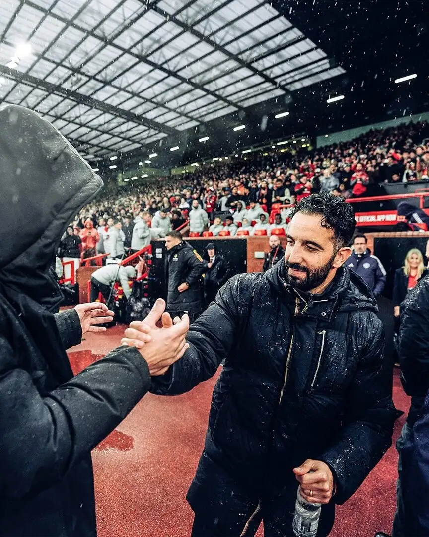 United fans set status to ‘Waiting for Brentford’ as pre‑match buzz meets Kane talk and squad note on Amad