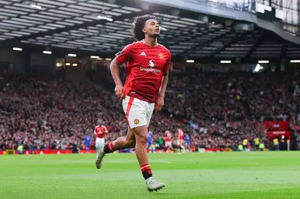 West Ham lead the race as Joshua Zirkzee weighs Manchester United exit in next window