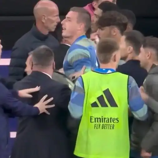 Real Madrid to appeal Andriy Lunin red card after El Clásico bench flashpoint