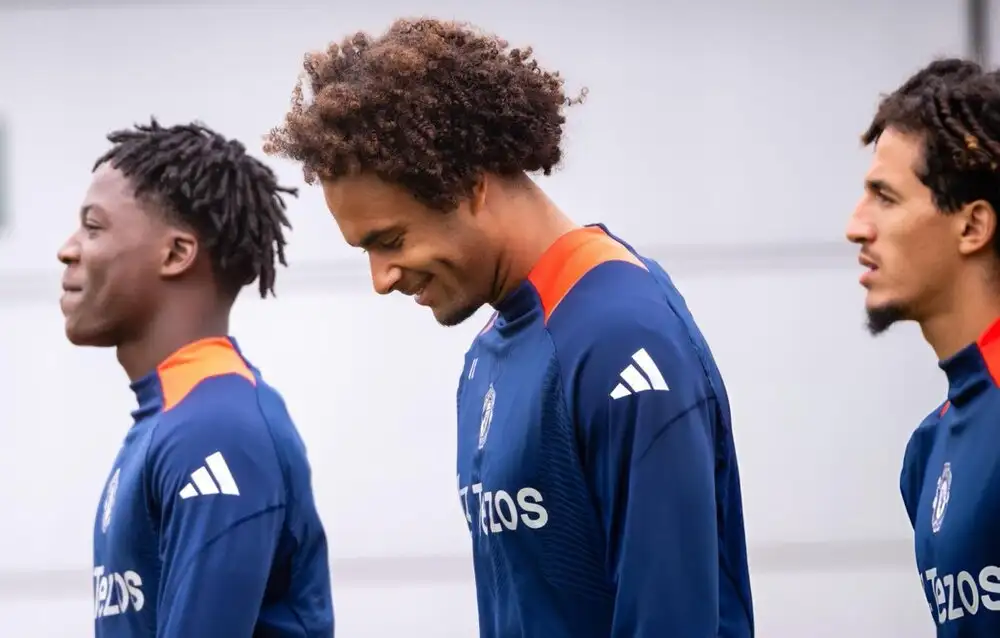 Manchester United to block January exits amid AFCON squeeze; Mainoo and Zirkzee primed for festive push