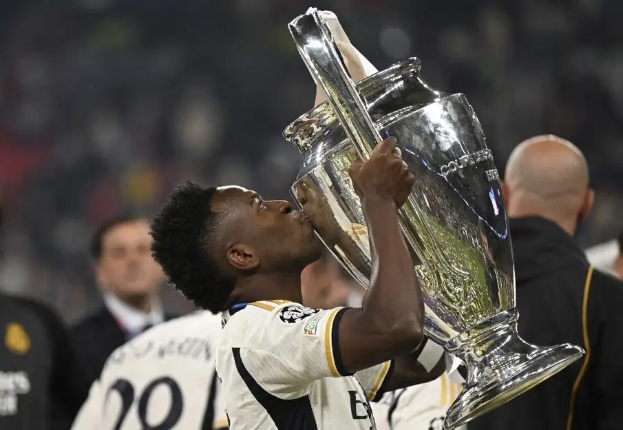 Rivaldo backs Vini Jr. after Clásico flare-up, calls him FIFA’s best right now