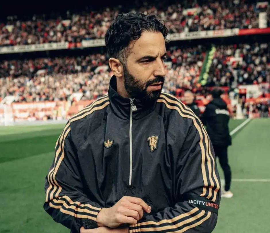 Man United prepare January move: striker contingency if Zirkzee exits, full-back still on list