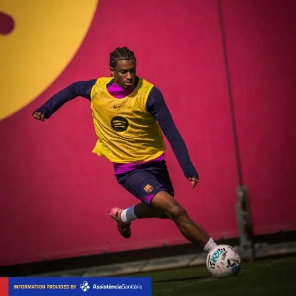 Alejandro Balde cleared and named in Barcelona squad to face PSG
