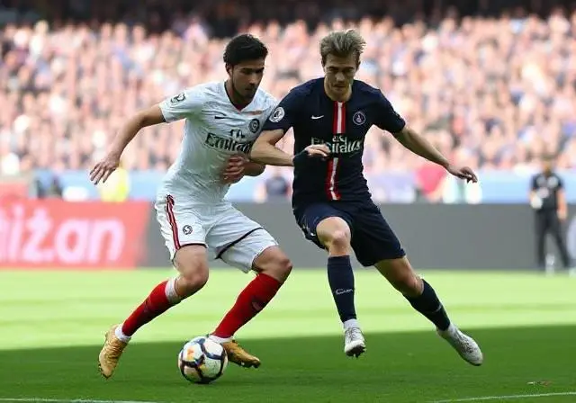 Eric Garcia limps off late vs PSG as Christensen steps in — rivals smell blood