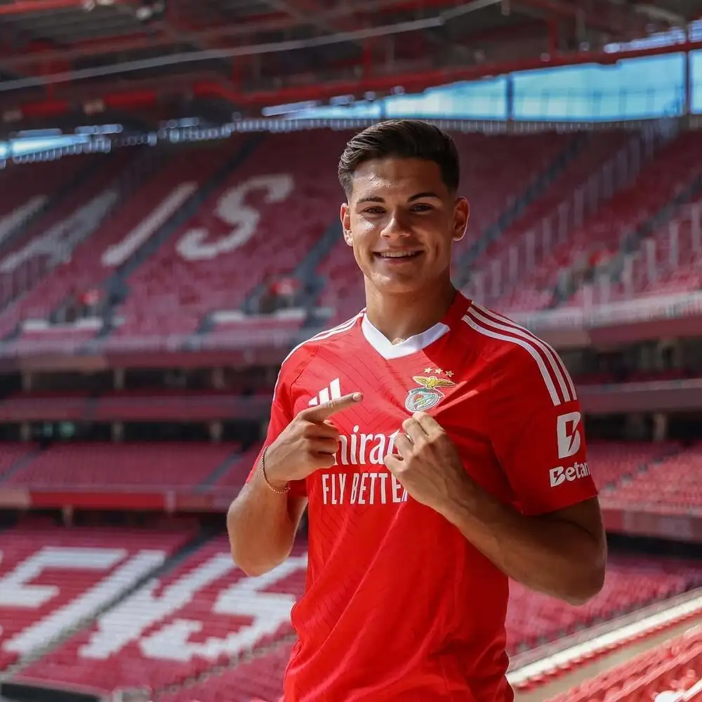 Barcelona step up optimism after Deco meets agents over LCB gem Gonçalo Oliveira