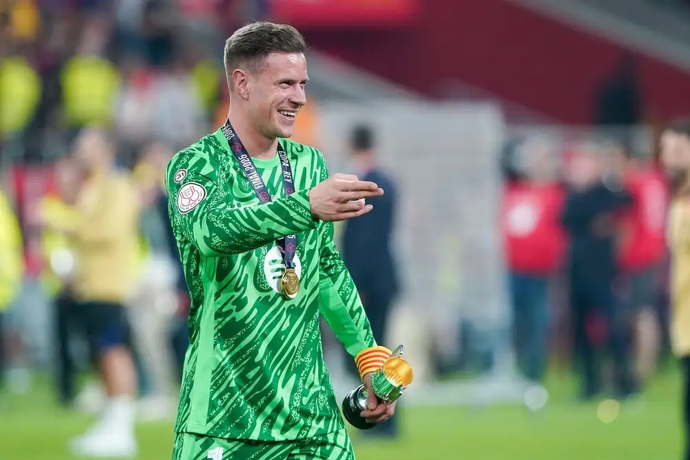 Premier League trio push January swoop for ter Stegen as Barça hold line