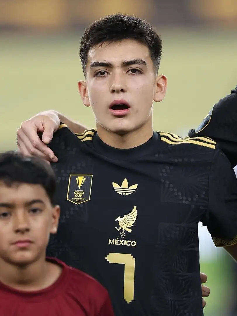 Barcelona push to sign Mexico prodigy Gilberto Mora after youth World Cup breakout