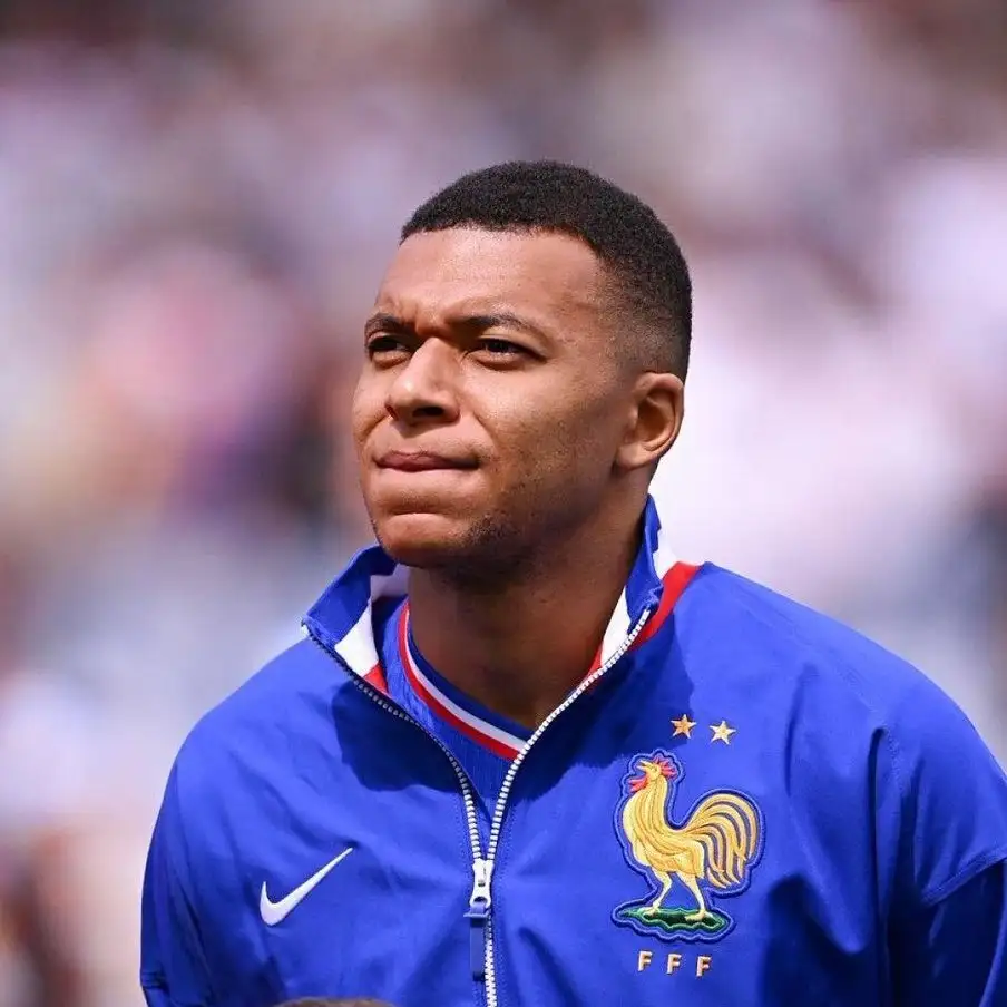 Mbappé stays with France despite ankle scare — rival take: he’s nowhere near 100%