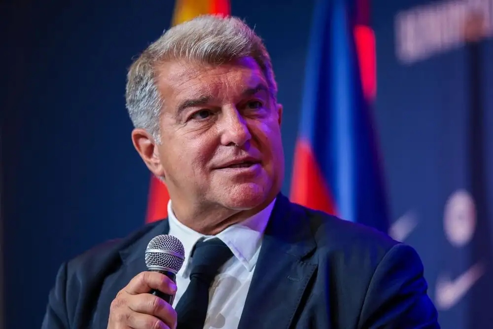Official: Barcelona keep wage bill at 54% of €994m income; debt down to €469m and second straight profit