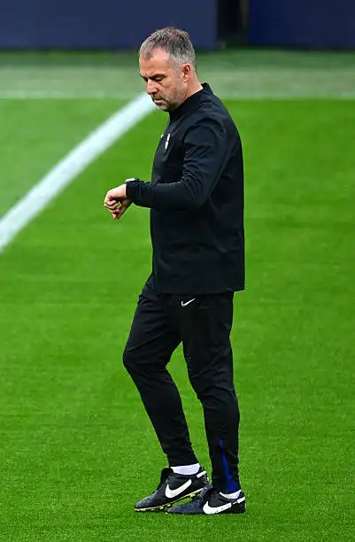 Deco issues dressing‑room warning as Hansi Flick faces heat after losses to Sevilla and PSG