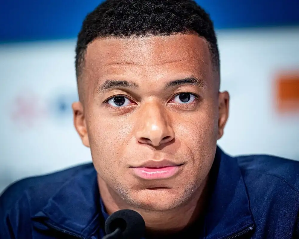 Mbappé defies ankle niggle to play for France, leaving Real Madrid sweating over risk