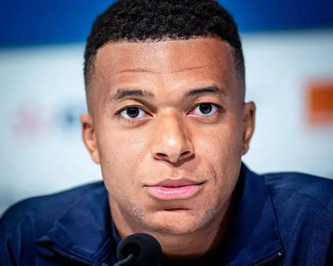Deschamps downplays Mbappé ankle scare, but from a rival’s view the risk is real
