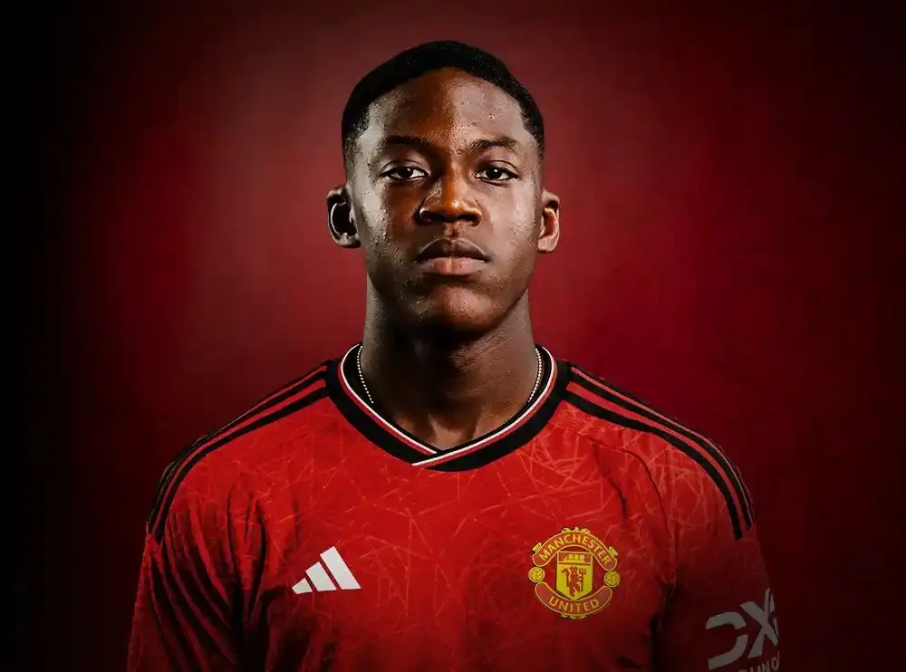 Napoli push January loan for Kobbie Mainoo from Man United as talks warm up
