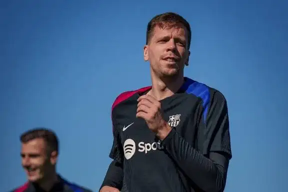 Wojciech Szczęsny: Learn from Buffon and Cech, but forge your own goalkeeping style