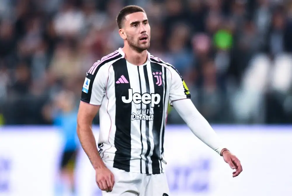 Bayern intensify long-game for Dušan Vlahović, eyeing 2026 free amid Juventus stance