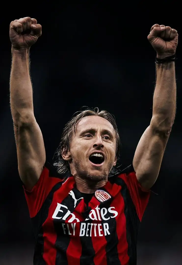 Zlatan Ibrahimović crowns Luka Modrić: "He is football" — Ancelotti says he stayed injury‑free and is 100% fit