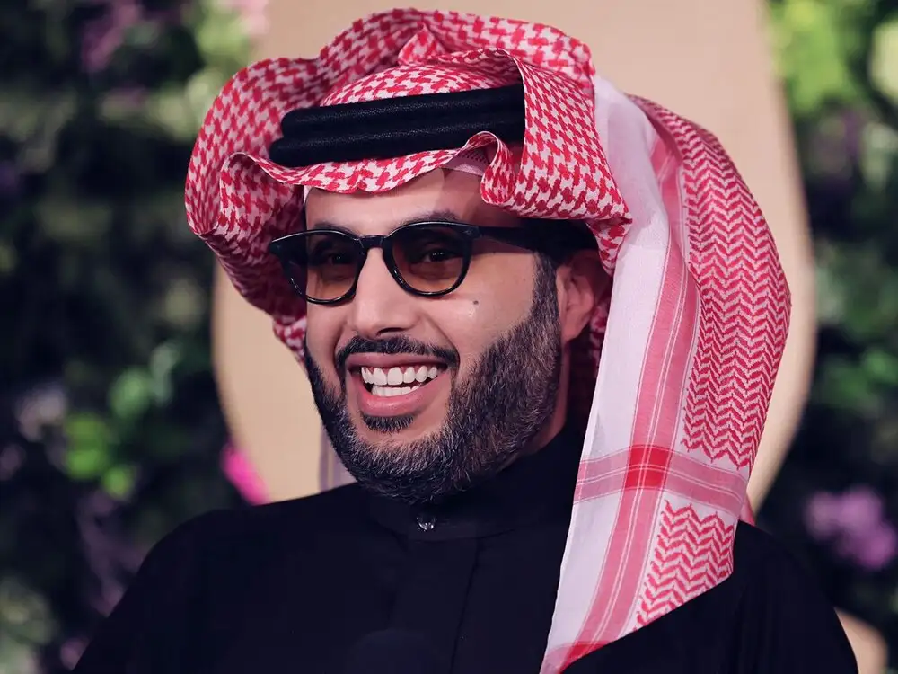 Glazers set $6.6bn price for full Manchester United sale as fresh UAE interest emerges
