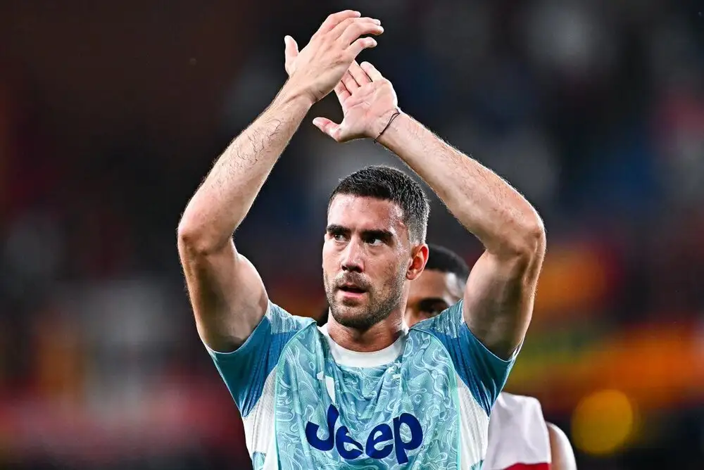 Bayern push quietly for Dušan Vlahović as ideal Kane rotation—player eager for Munich switch