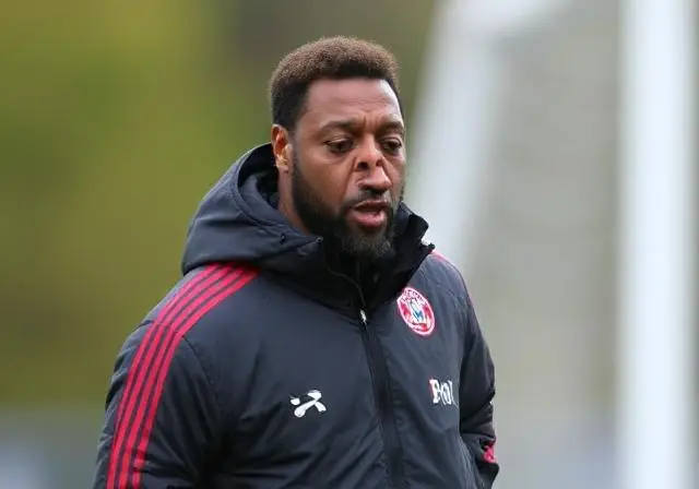 Bayern CEO Dreesen defends Boateng’s presence at training as fans protest