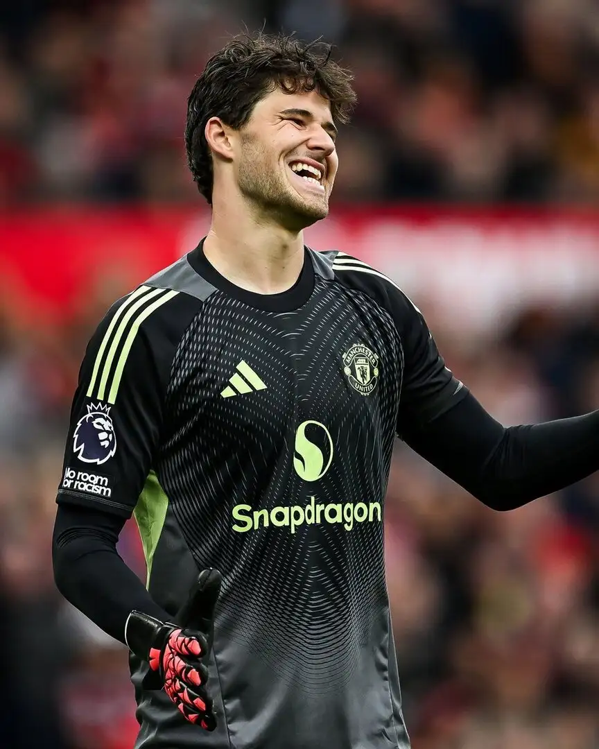 Man United push £18.5m move for Senne Lammens — a modern-keeper bargain in the making