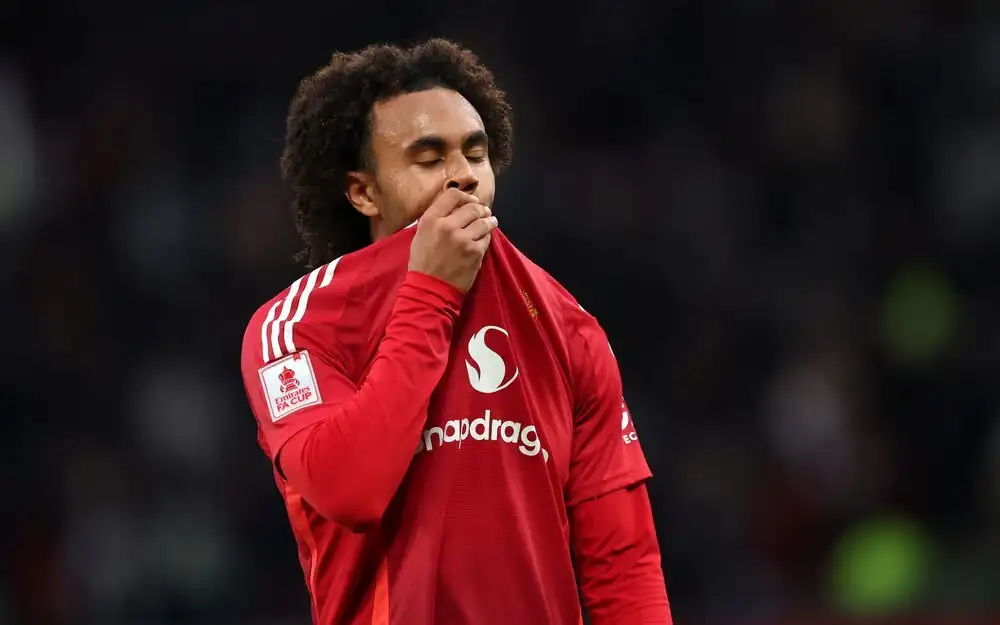 West Ham step up January striker push with Joshua Zirkzee firmly on radar