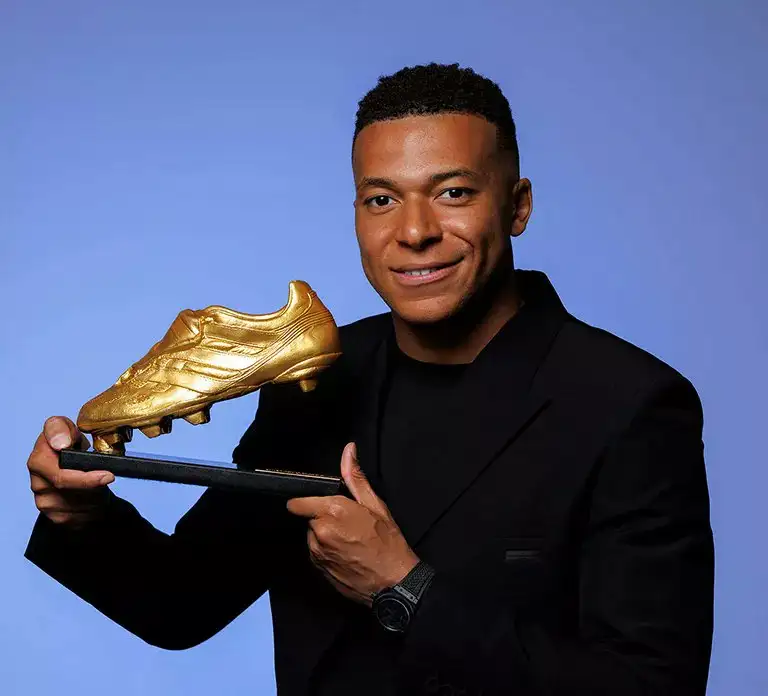 Mbappé on Ronaldo benchmark at Real Madrid: humility, hunger and a different path