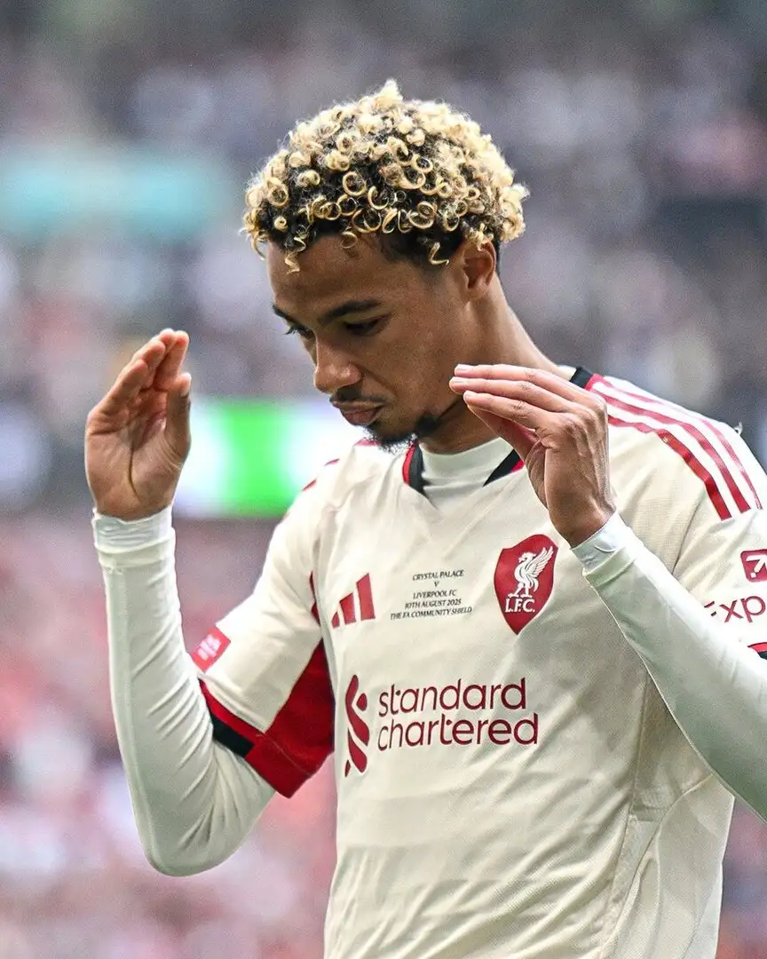 Ekitike vs Pedro: Fan Debate Reignites Transfer Buzz and Club Fits