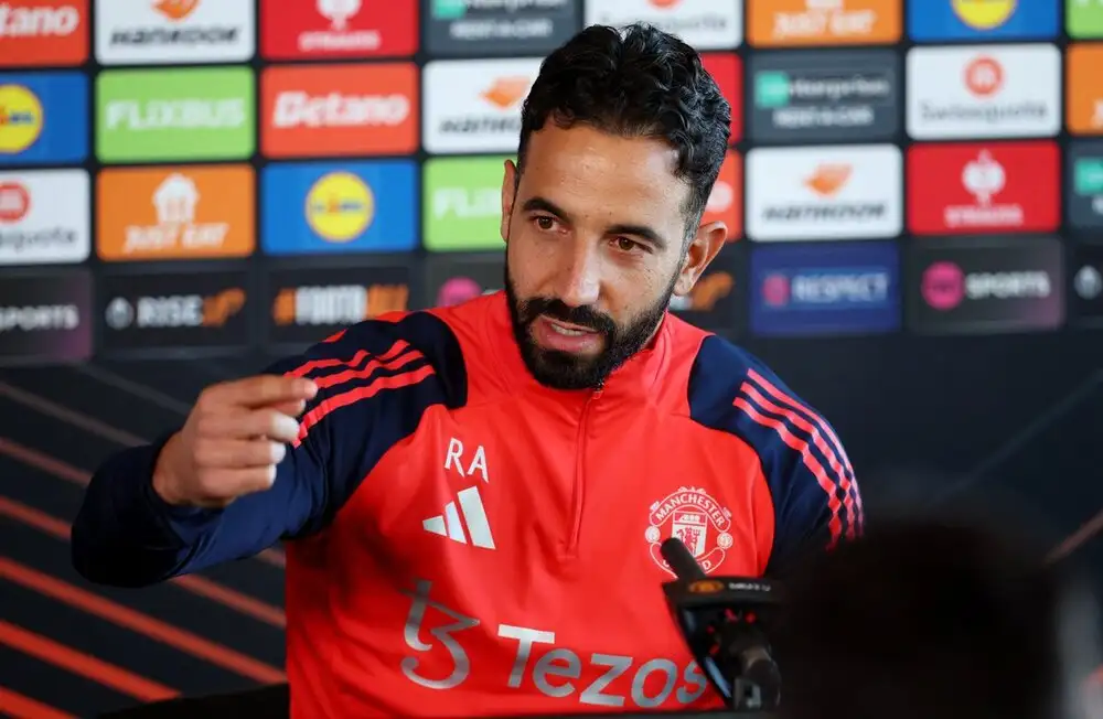 Man United set transfer priorities: midfield and center-back over left wing-back