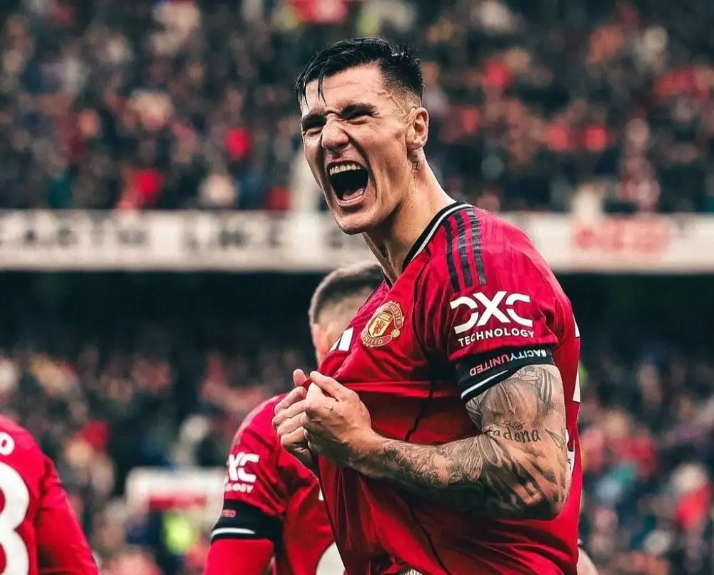 Benjamin Sesko forced off vs Tottenham - medics intervene as rivals predict long layoff