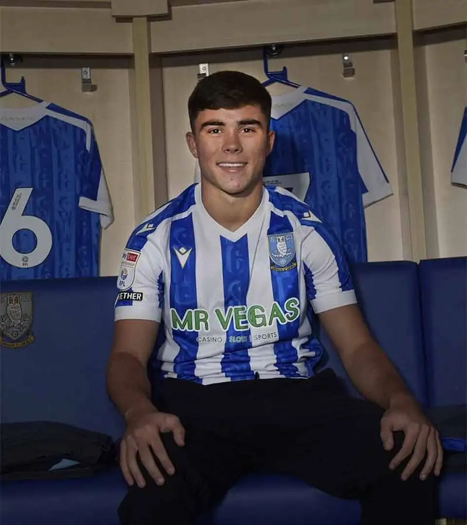 Manchester United choose Sheffield Wednesday for Harry Amass loan to fast-track first-team minutes