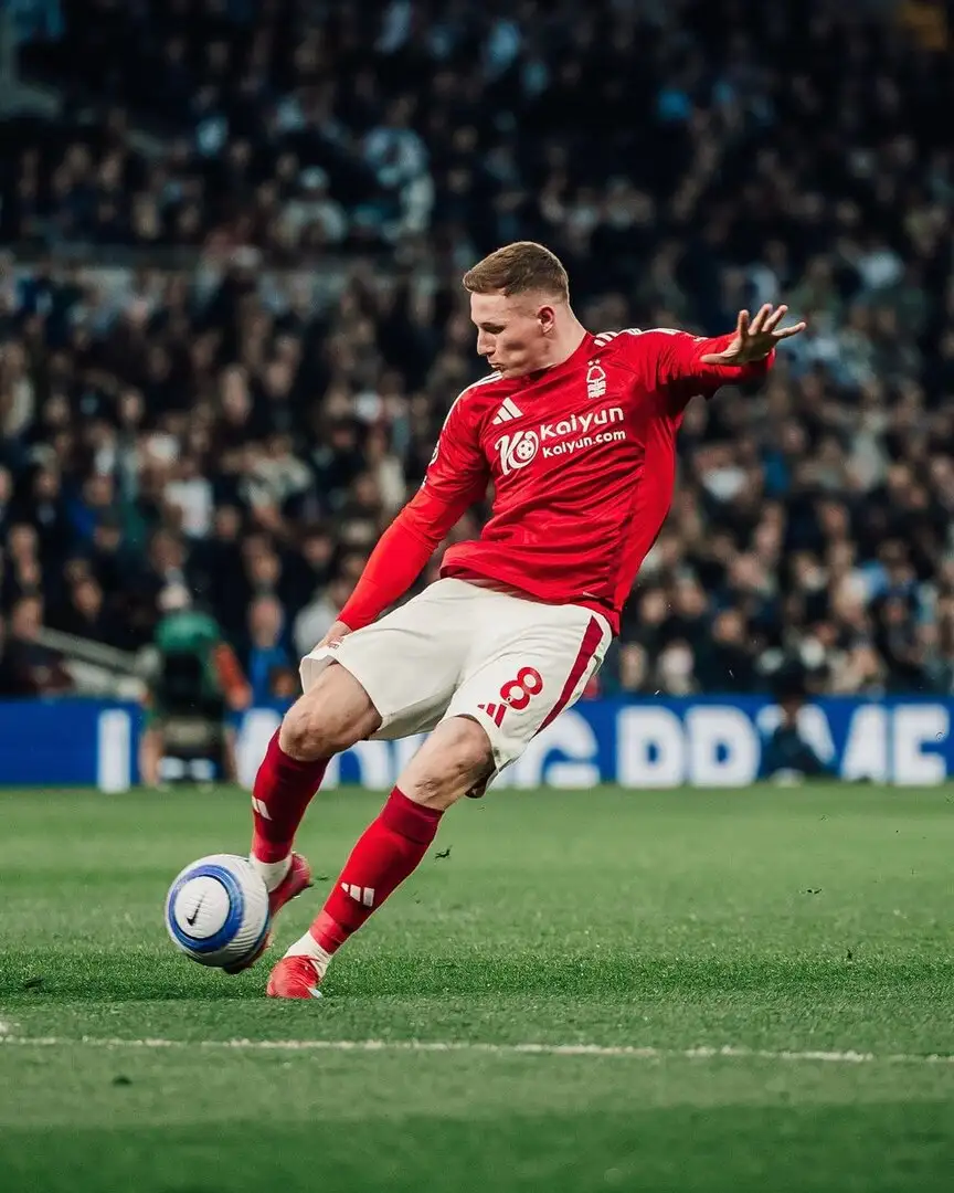 Man United eye Elliot Anderson as Forest signal January no-go