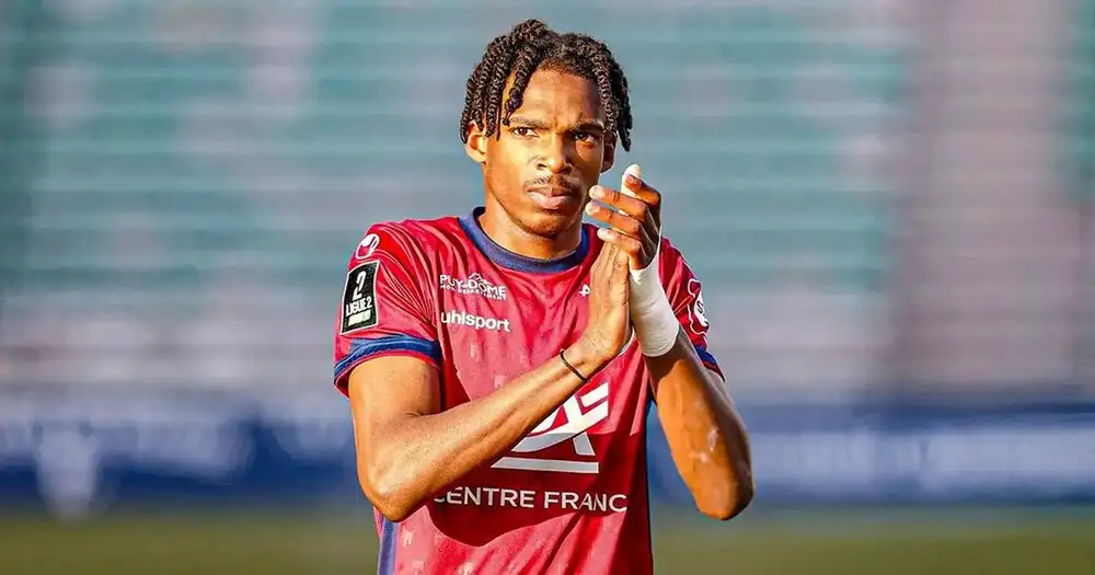 Manchester United push to sign Jeremy Jacquet from Rennes as Maguire successor