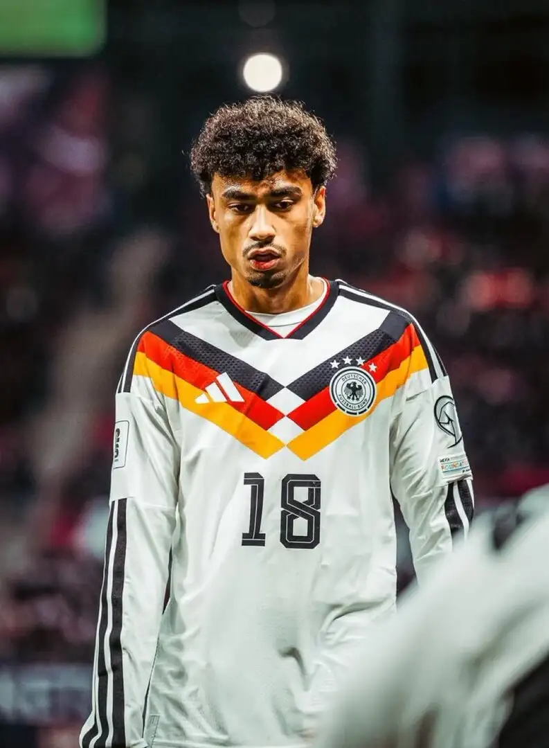 Real Madrid push for Nathaniel Brown as Frankfurt set €60-70m price