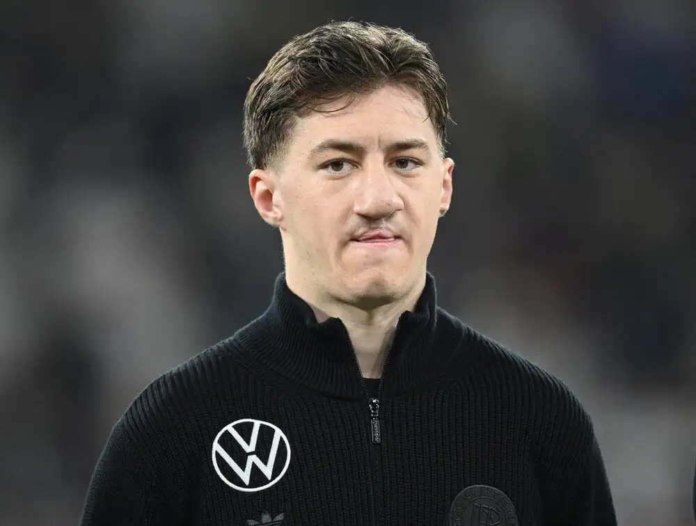 Man United weigh offers for Mainoo, Zirkzee, Ugarte and Malacia as Amorim lines up post-AFCON move