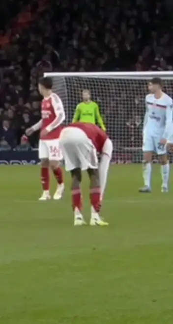 Cristhian Mosquera suffers suspected syndesmosis injury - Valencia braced for lengthy absence