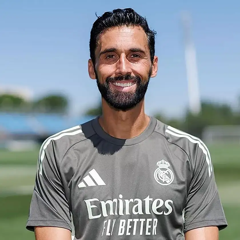 Exclusive: Álvaro Arbeloa under serious consideration if Xabi Alonso is dismissed