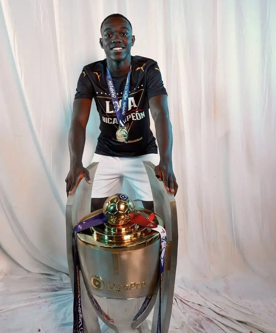 Manchester United push to sign LDU Quito prodigy Ederson Castillo amid Atletico, Bayern interest