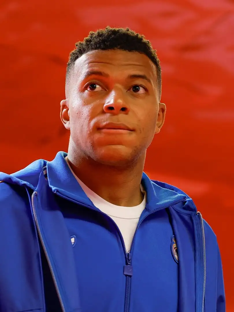 Mbappé undergoes medical tests at Valdebebas as Madrid sweat on fitness