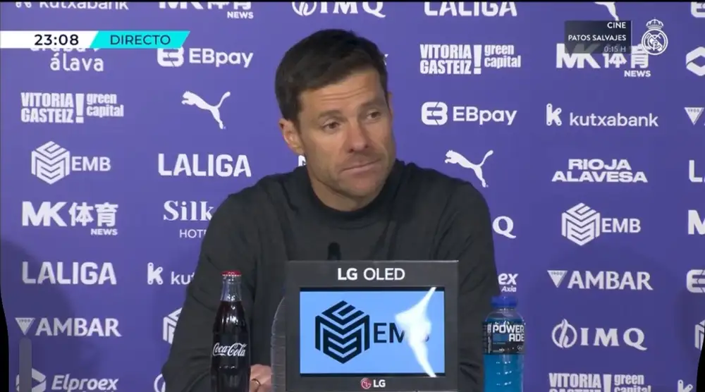 Xabi Alonso cools talk after embrace with Vinicius Jr., says dressing room is united amid outside noise