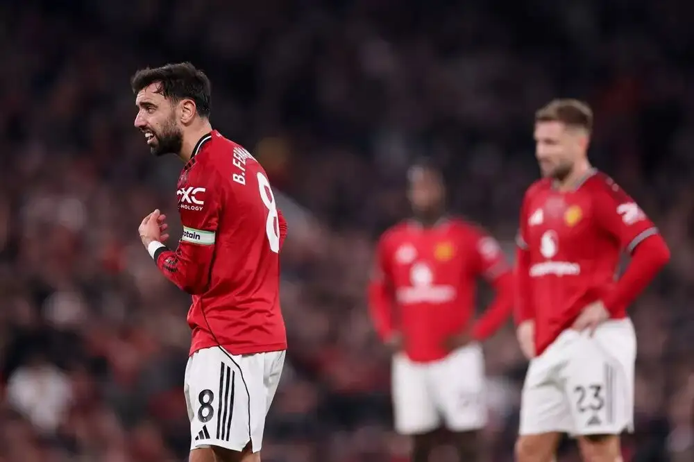 Manchester United set to land two experienced midfielders as Semenyo pursuit heats up