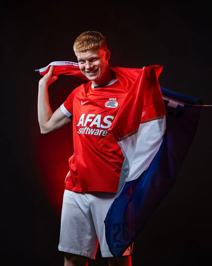 Manchester United set sights on Kees Smit as AZ fix £52m summer price