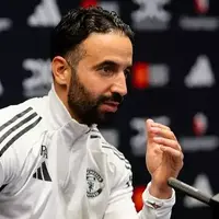 Manchester United Ready for Goalkeeper Revolution: Major Signing Imminent! photo