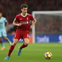Liverpool’s teen hope Leoni out ‘around a year’ with ACL; Chiesa rushed into CL squad photo