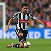 Newcastle rocked as Tino Livramento suffers knee injury; extended absence feared photo