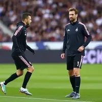 Real Madrid alert: Valverde on a booking talks to doctors as Carvajal warms up photo