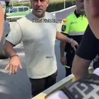 Hansi Flick confronts overzealous fans at Barcelona’s training base, urges respect for security photo