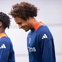 Manchester United to block January exits amid AFCON squeeze; Mainoo and Zirkzee primed for festive push photo