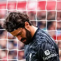Alisson out beyond the break? Liverpool’s safety net torn — rivals already circling photo
