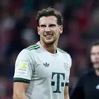 Bayern tilt toward parting with Leon Goretzka as €17–18m wage stalls extension; Gnabry talks warmer photo
